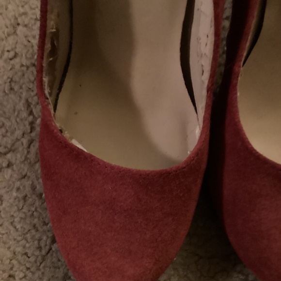 ~ Spiegel Red Suede Stiletto Pumps, SOLD AS-IS ~ - Picture 7 of 14